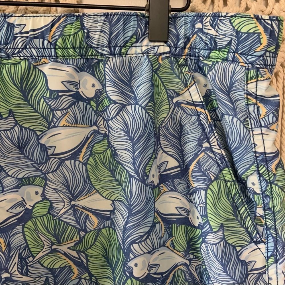 VINEYARD VINES Men's 7" Fish Print Chappy Swim Trunks Blue Green Size Small - Picture 6 of 12